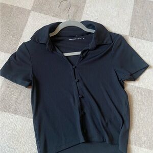 Abercrombie black crop shirt